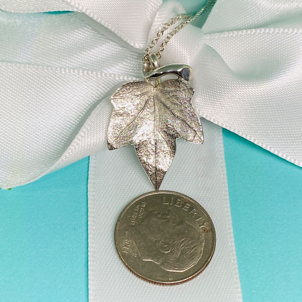 Tiffany & Co. Maple leaf Necklace Sterling Silver (.925) 18” box retired - Picture 4 of 7